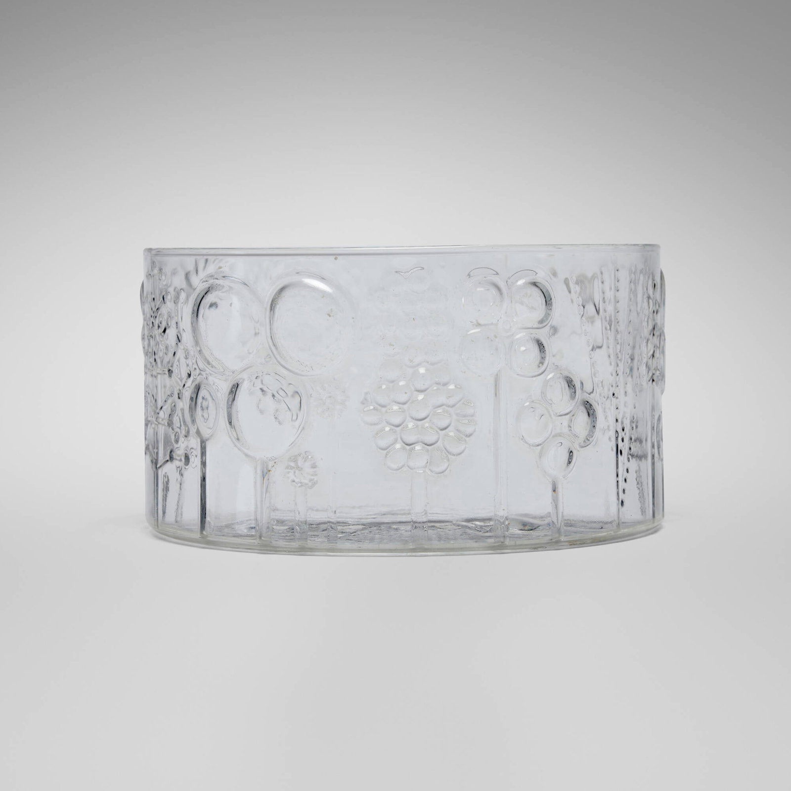 Oiva Toikka, Flora bowl: Oiva Toikka Flora bowl Iittala Finland, 1966 / produced later glass 4 h x 7.5 dia in (10 x 19 cm) This work will ship from Chicago, Illinois.