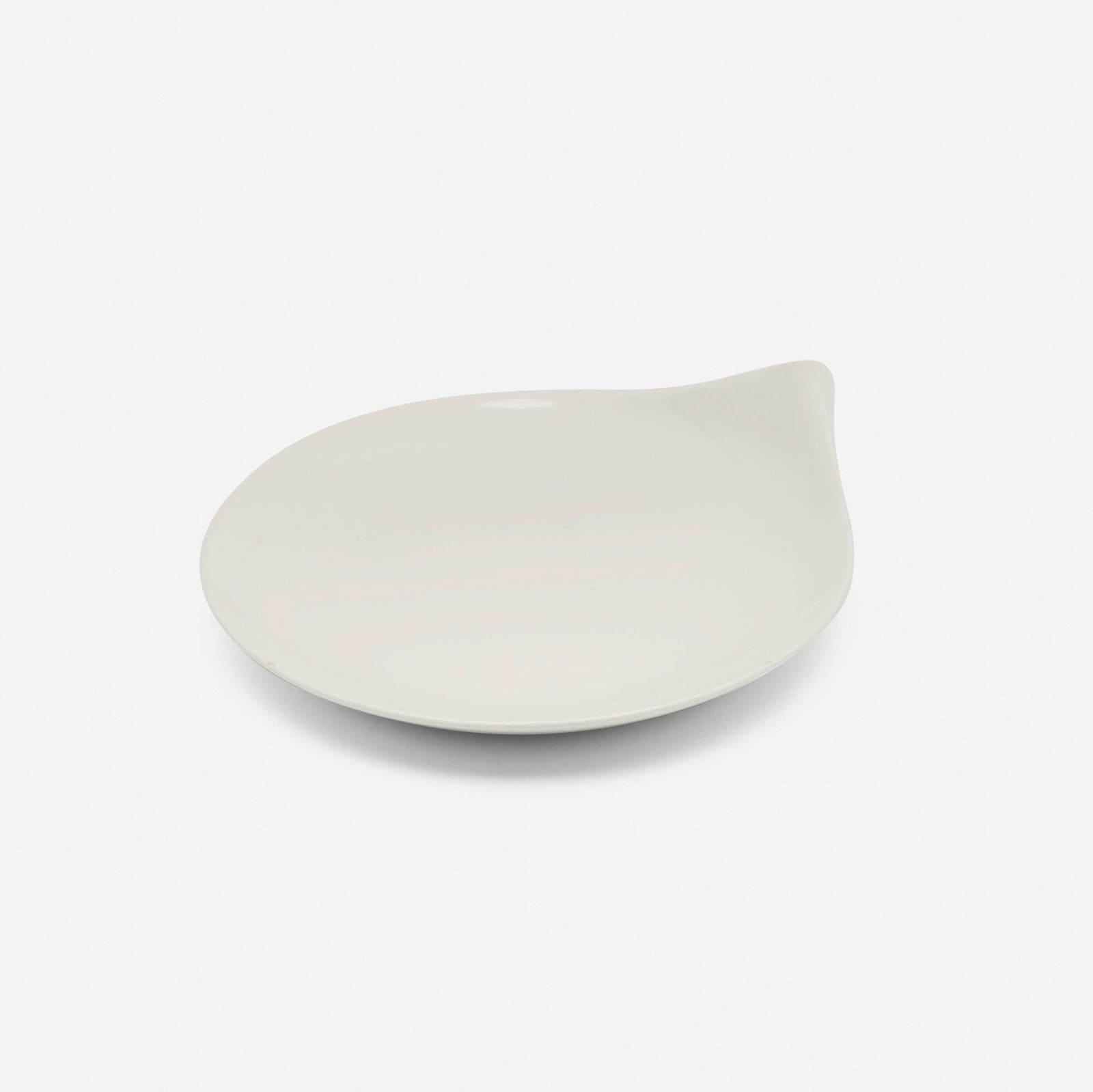 Eva Zeisel, Hallcraft/Tomorrow's Classic plate: Eva Zeisel Hallcraft/Tomorrow's Classic plate Hall China Company Hungary, c. 1949 glazed porcelain 1.25 h x 7 w x 6.125 d in (3 x 18 x 16 cm) An example of this design is from the permanent