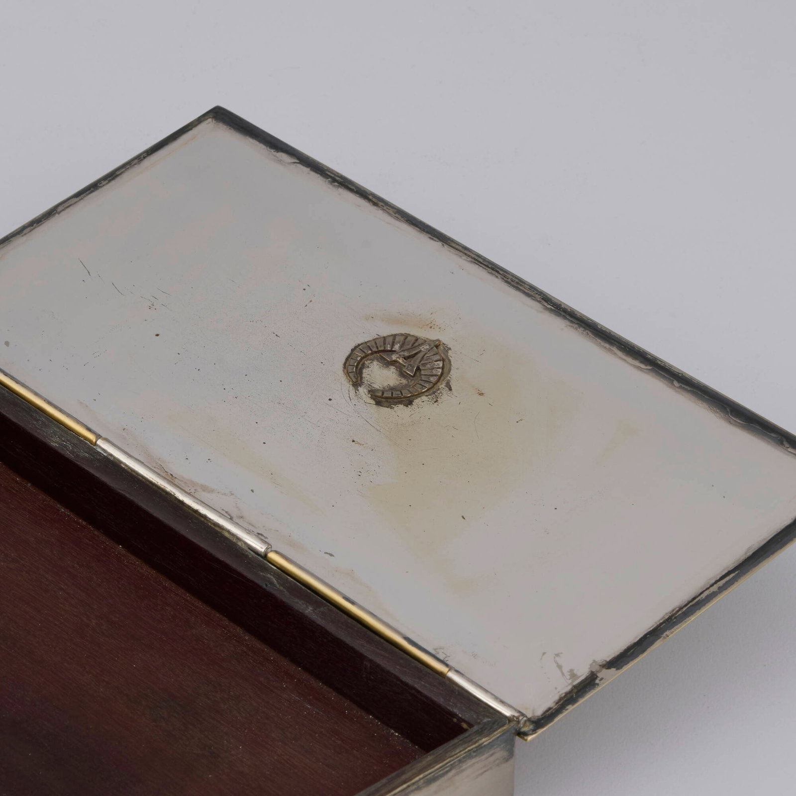 Modern, Cigarette box - 3