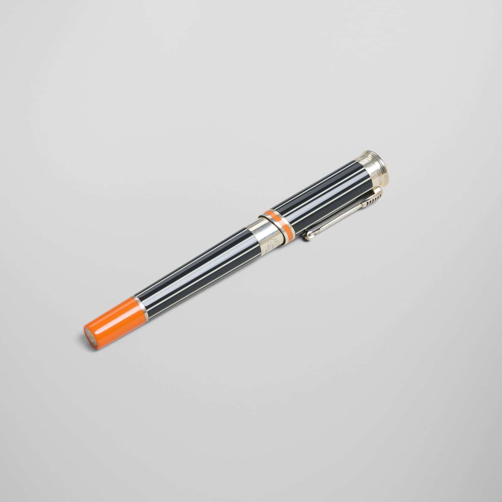 Montegrappa, Icons Frank Sinatra rollerball pen (1 of 5)