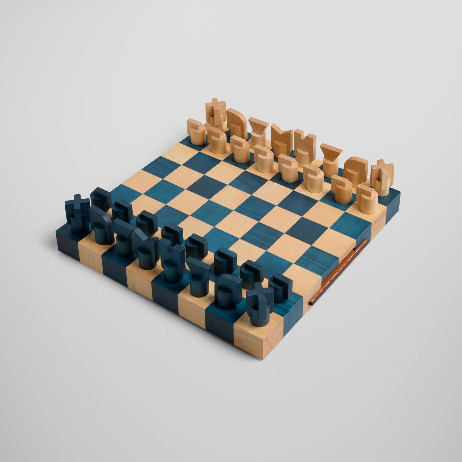 Hermes, Horsecut chess set (1 of 6)