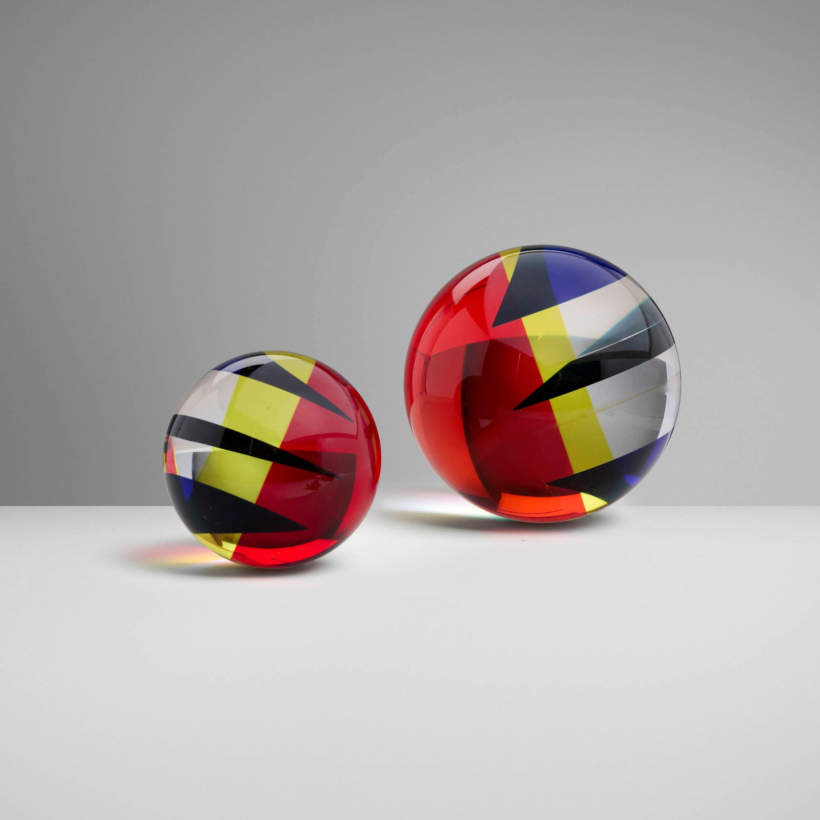 Vasa (Velizar Mihich), Untitled (two spheres) (1 of 3)
