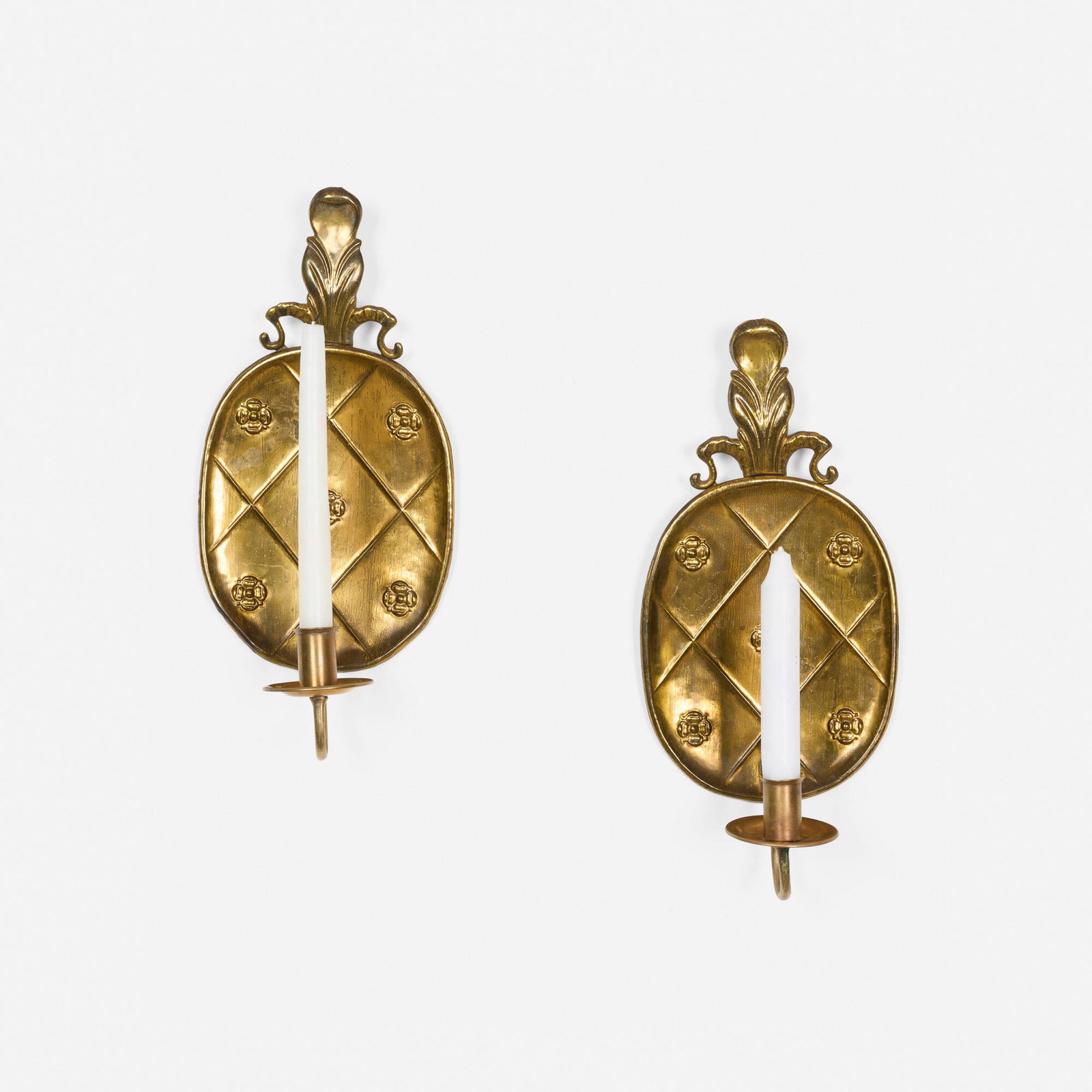Paavo Tynell, Candle wall sconces model 7011, pair: Paavo Tynell Candle wall sconces model 7011, pair Taito Oy Finland, c. 1935 brass 13.125 h x 7 w x 5.25 d in (33 x 18 x 13 cm) Literature: Taito, manufacturer's catalog, pg. 8 This work will ship