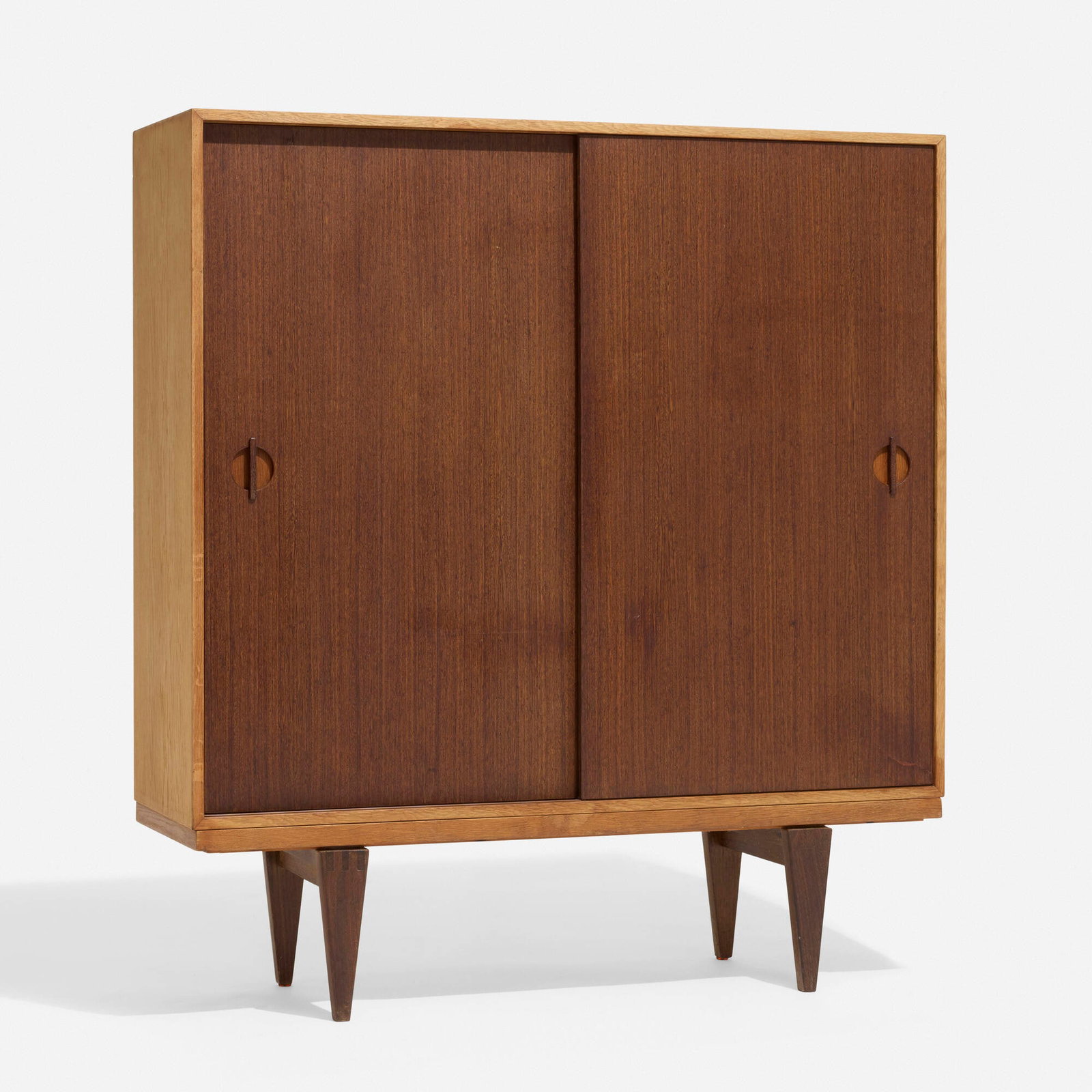 Erik Worts, Cabinet (1 of 5)