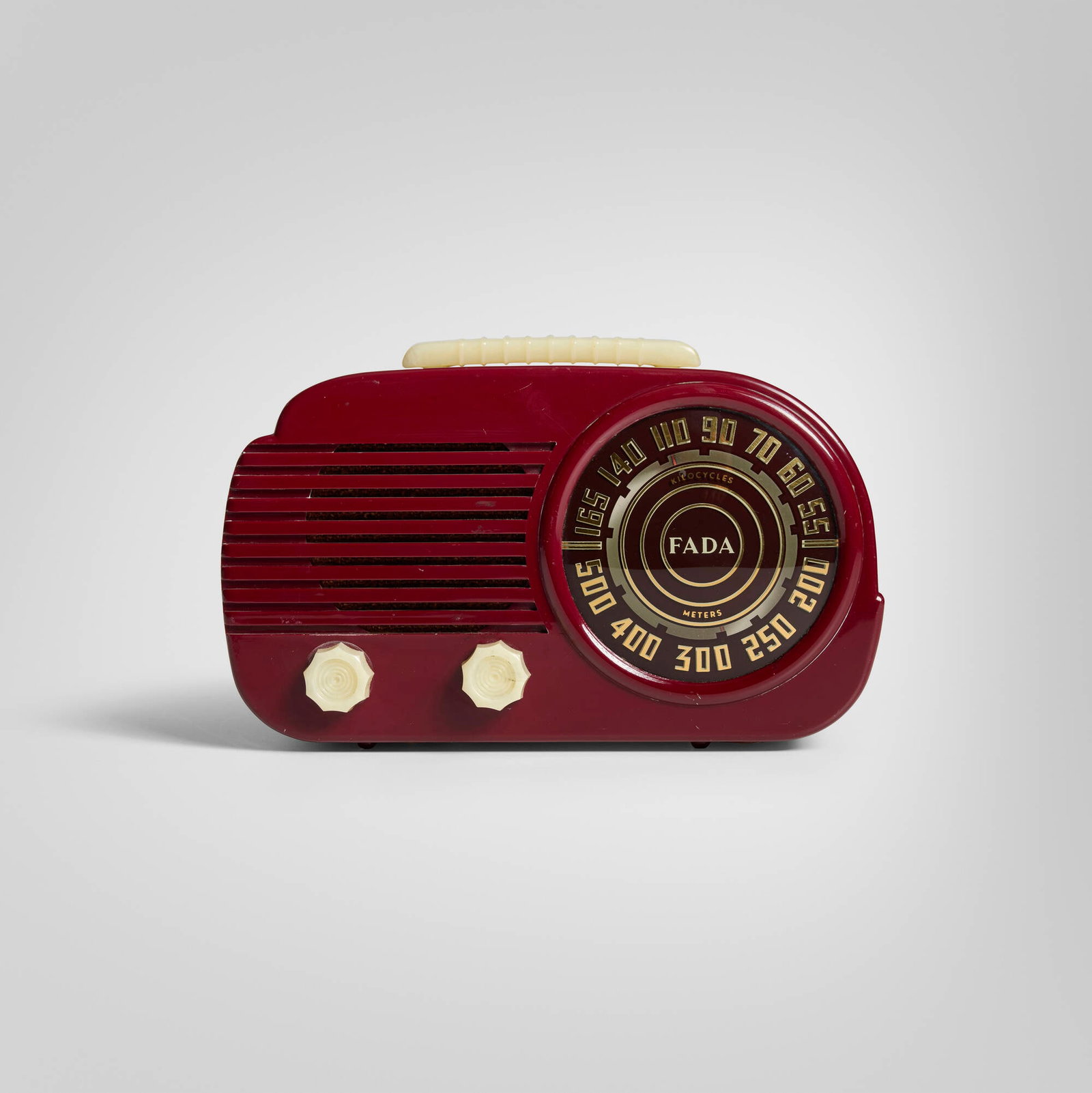 Fada, The Cloud radio, model 845: Fada The Cloud radio, model 845 USA, 1946 polystyrene, plastic, fabric 6.75 h x 10.75 w x 6.5 d in (17 x 27 x 17 cm) Paper manufacturer's label to reverse 'Fada Radio model 845 Fada Radio &