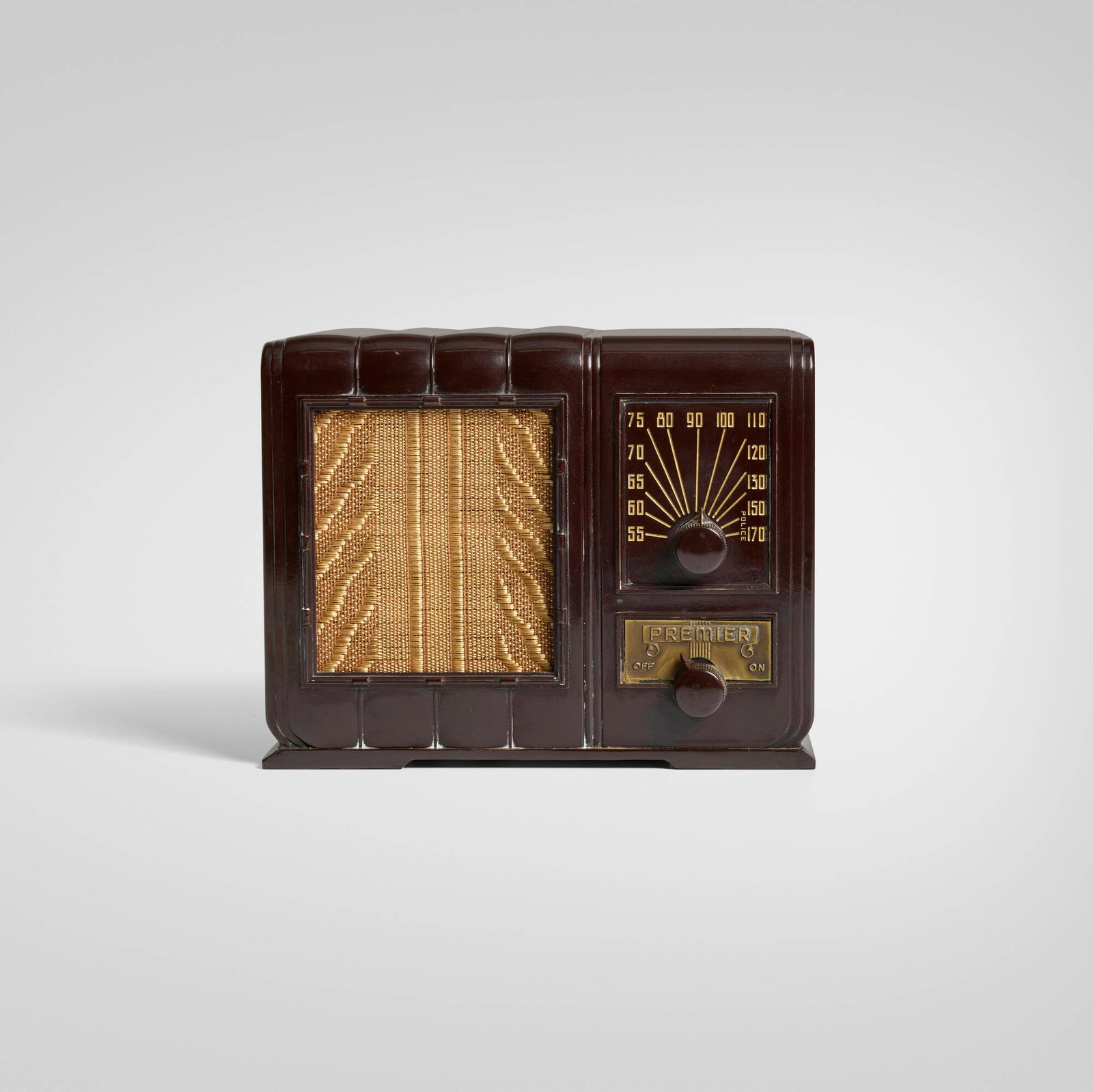 Air King Products Co., Inc., Premier radio, model 222 (1 of 4)