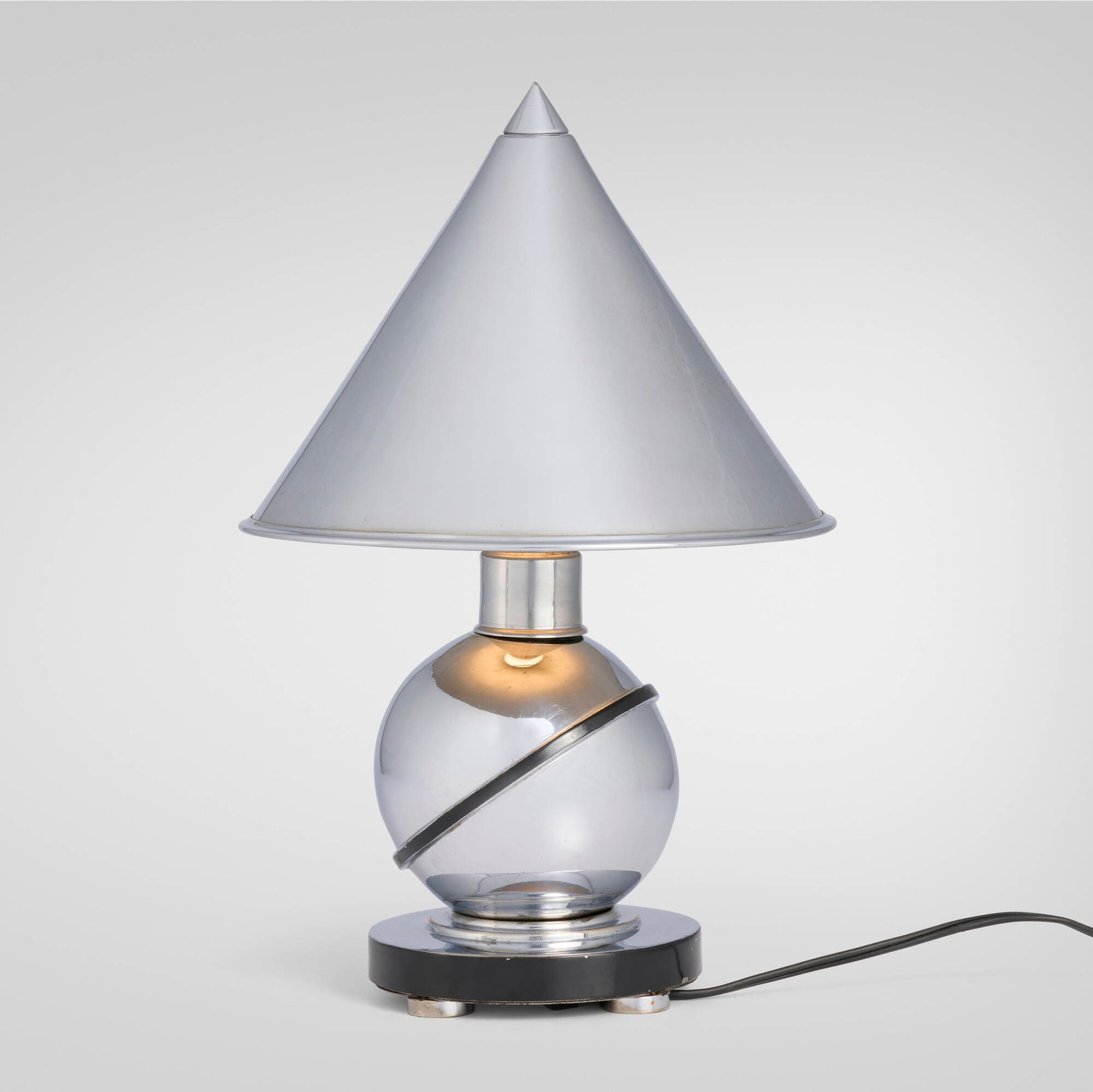 Walter von Nessen, attribution, Table lamp: Walter von Nessen, attribution Table lamp USA, c. 1930 enameled and chrome-plated metal 13.625 h x 9 dia in (35 x 23 cm) Provenance: Private Collection This work will ship from Lambertville, New