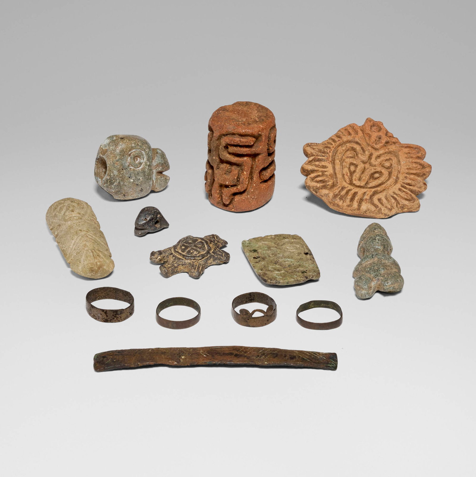 Pre-Columbian, Collection of thirteen objects (1 of 3)