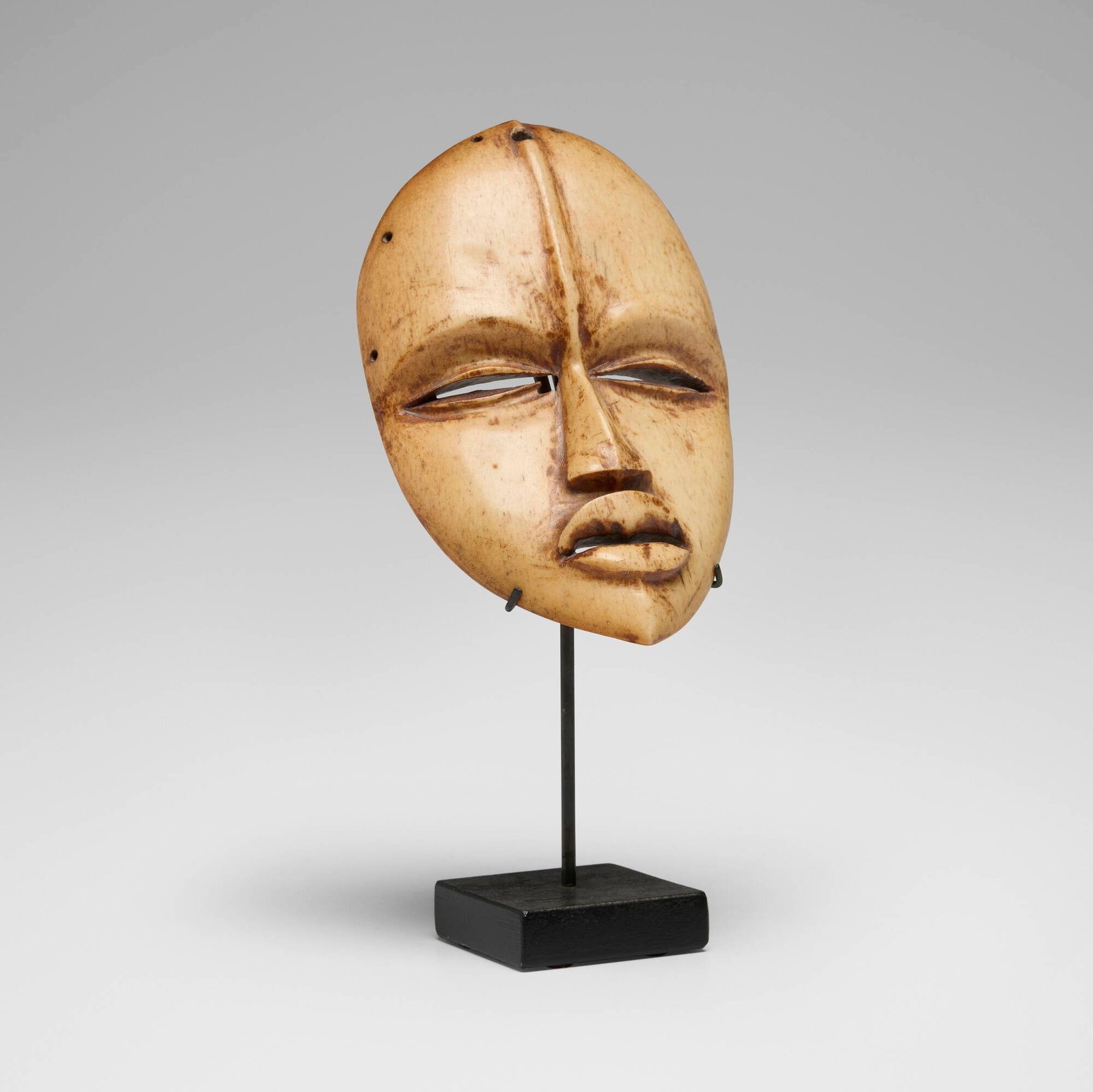 Dan, Passport mask (1 of 4)