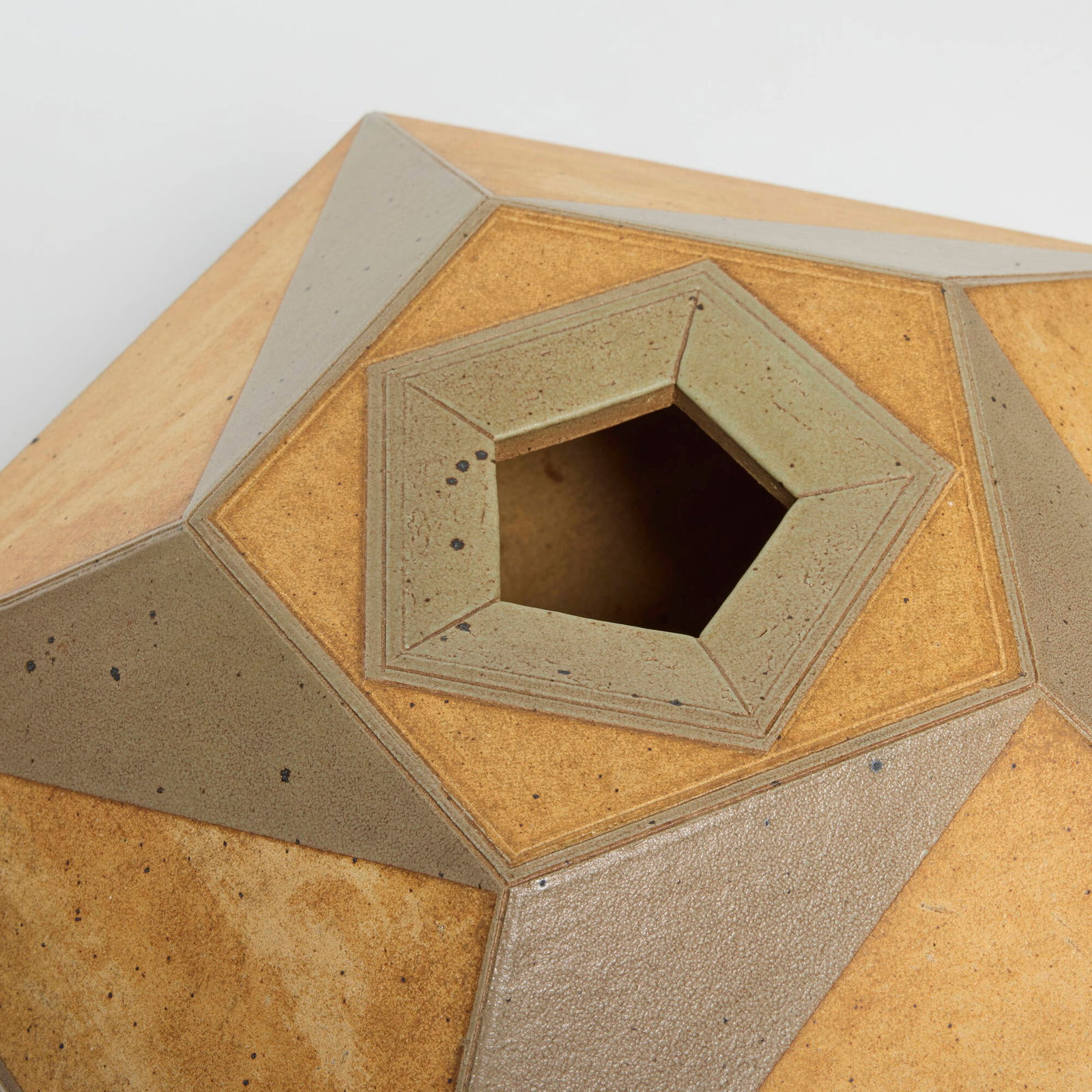 John Mason, Pentagonal Vessel - 4