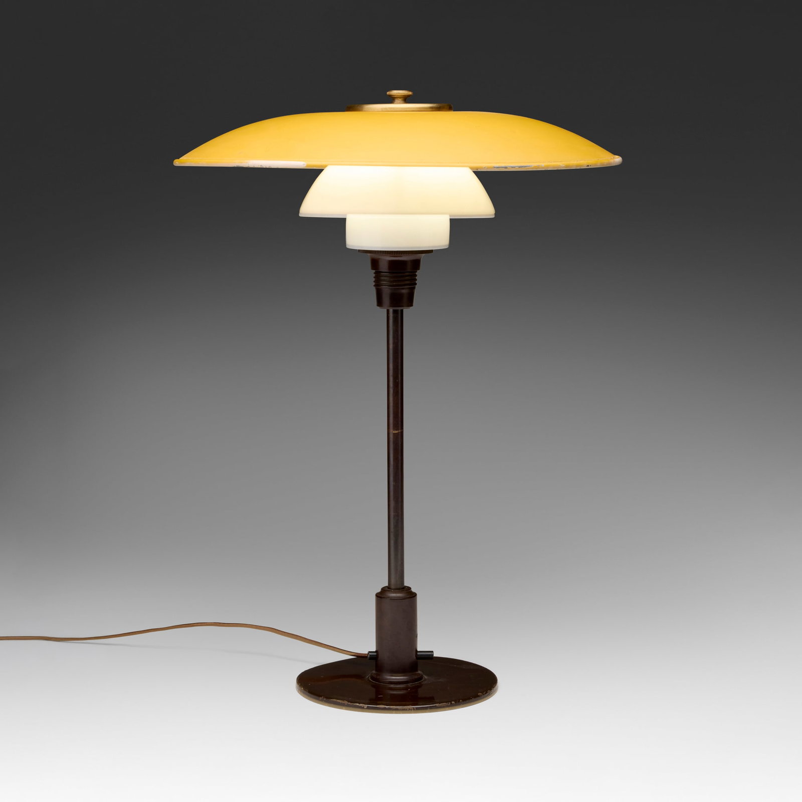 Poul Henningsen, PH 3 1/2 /2 table lamp (1 of 3)