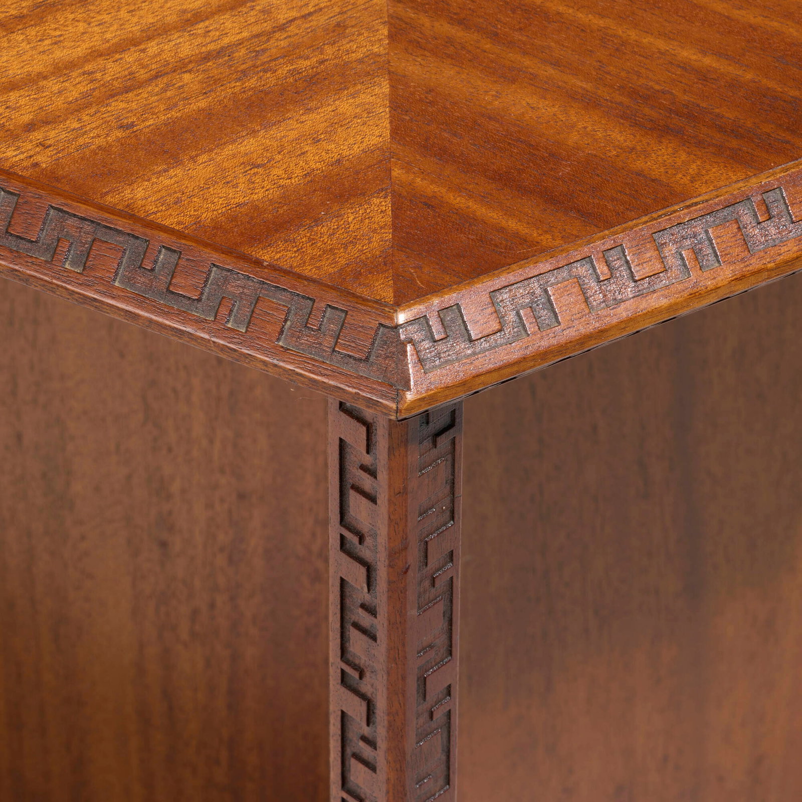 Frank Lloyd Wright, Occasional table, model 451-L - 4