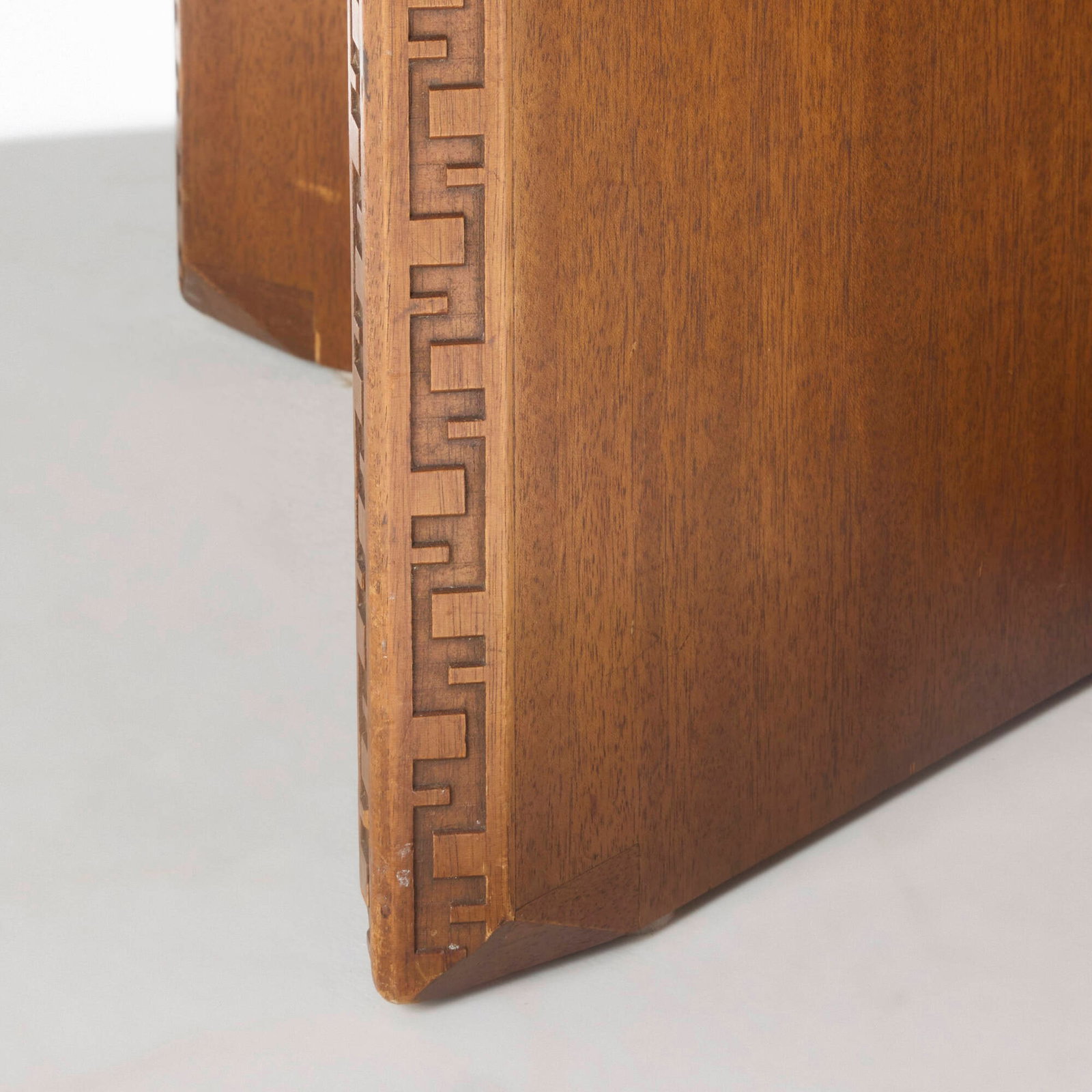 Frank Lloyd Wright, Stool - 4