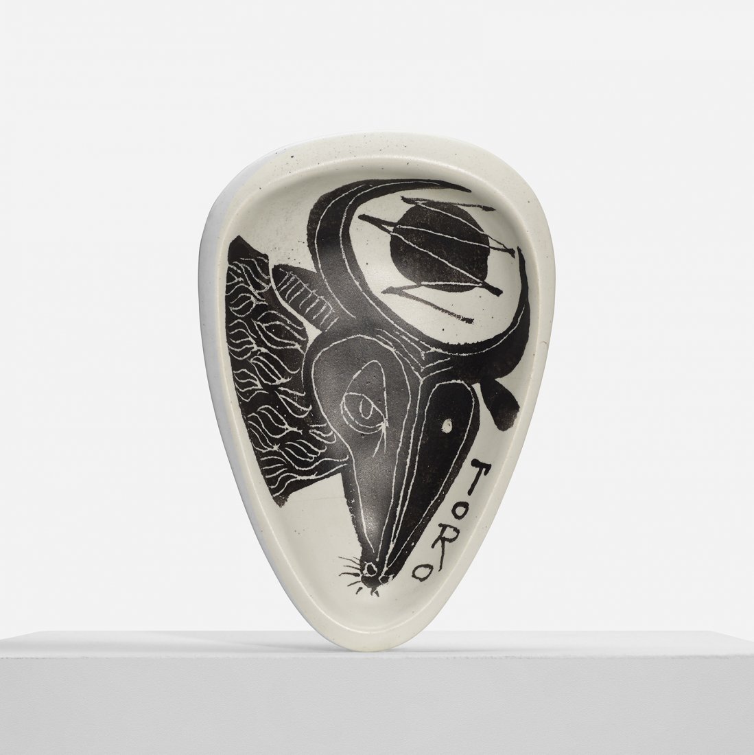 Georges Jouve Toro platter (1 of 2)