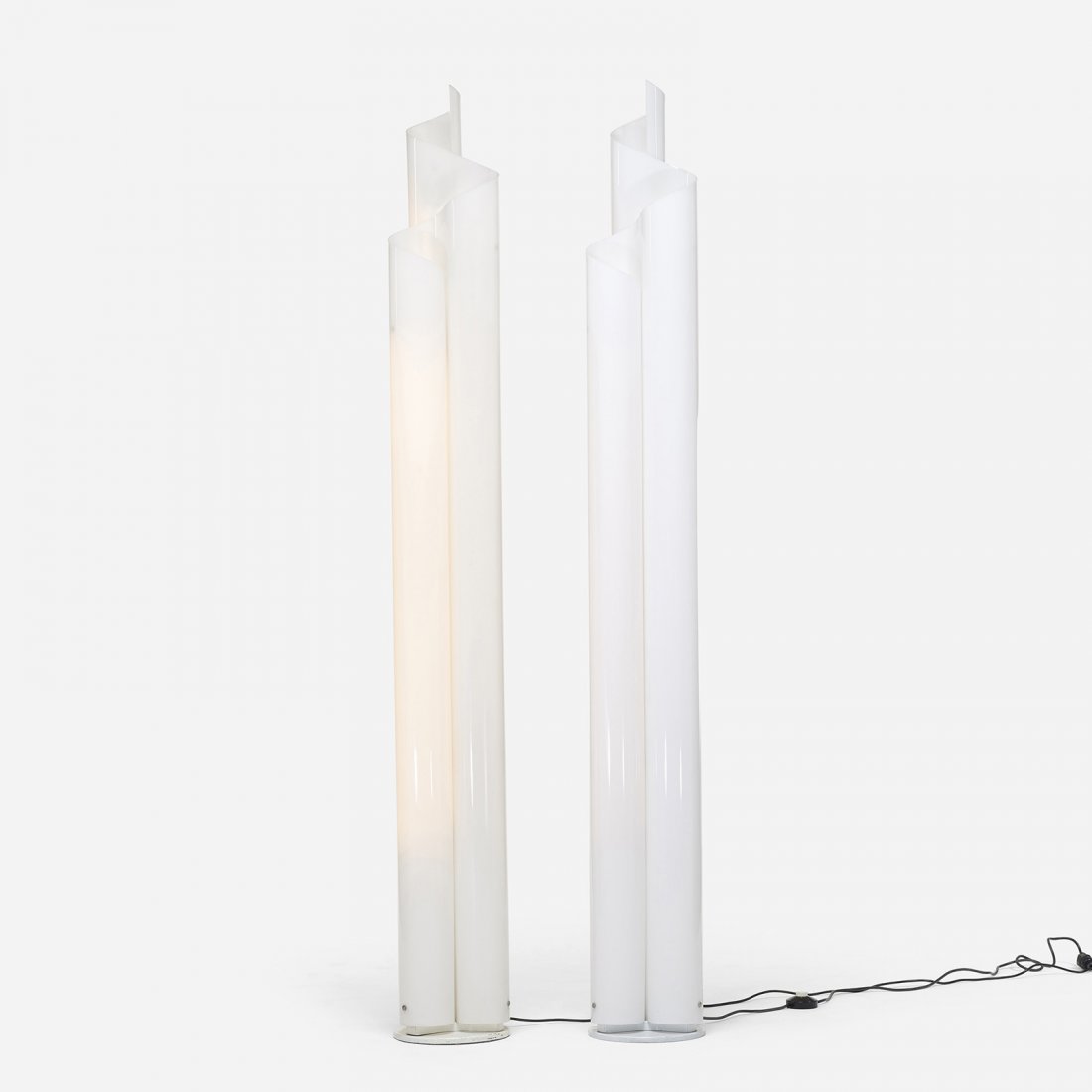 Vico Magistretti Chimera Floor lamps, pair (1 of 3)
