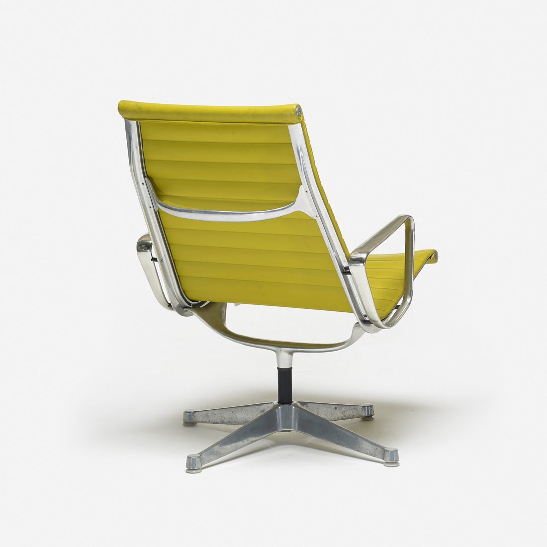 Charles and Ray Eames Aluminum Group lounge chair (1 of 1)