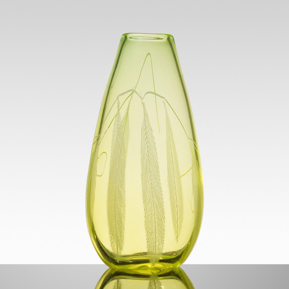 Archimede Seguso a Piume Collegate vase (1 of 2)