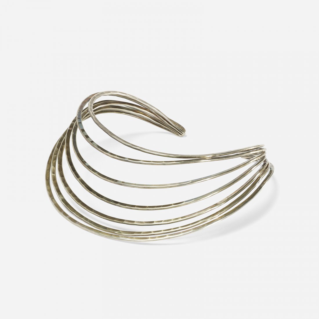 Robert Lee Morris a forged silver collar: Robert Lee Morris a forged silver collar In the early 1990s, Morris took a blacksmithing course at the Haystack School of Art and Design in Maine; it was the only metalwork course the artist would tak