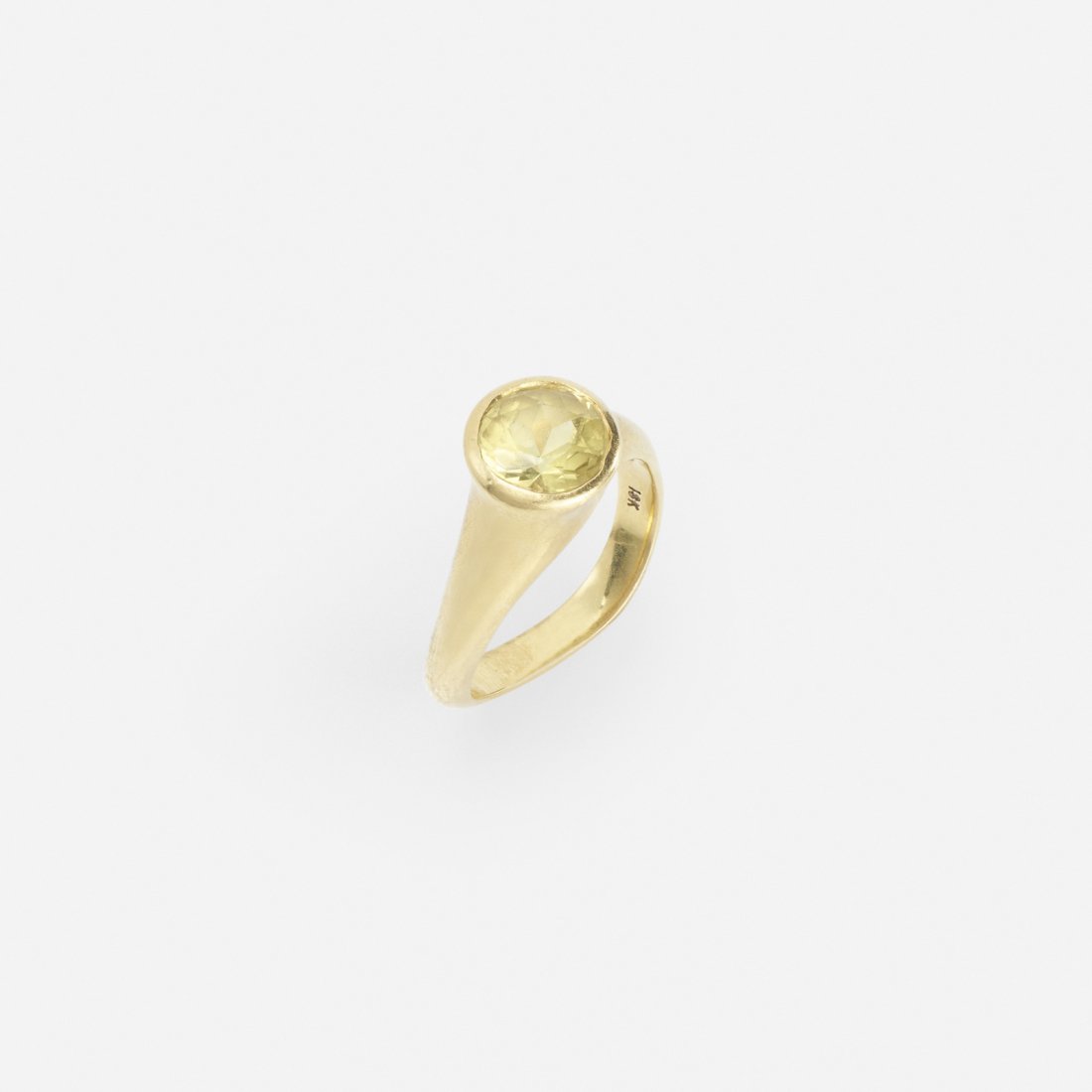 Angela Cummings, A gold and yellow sapphire ring (1 of 1)