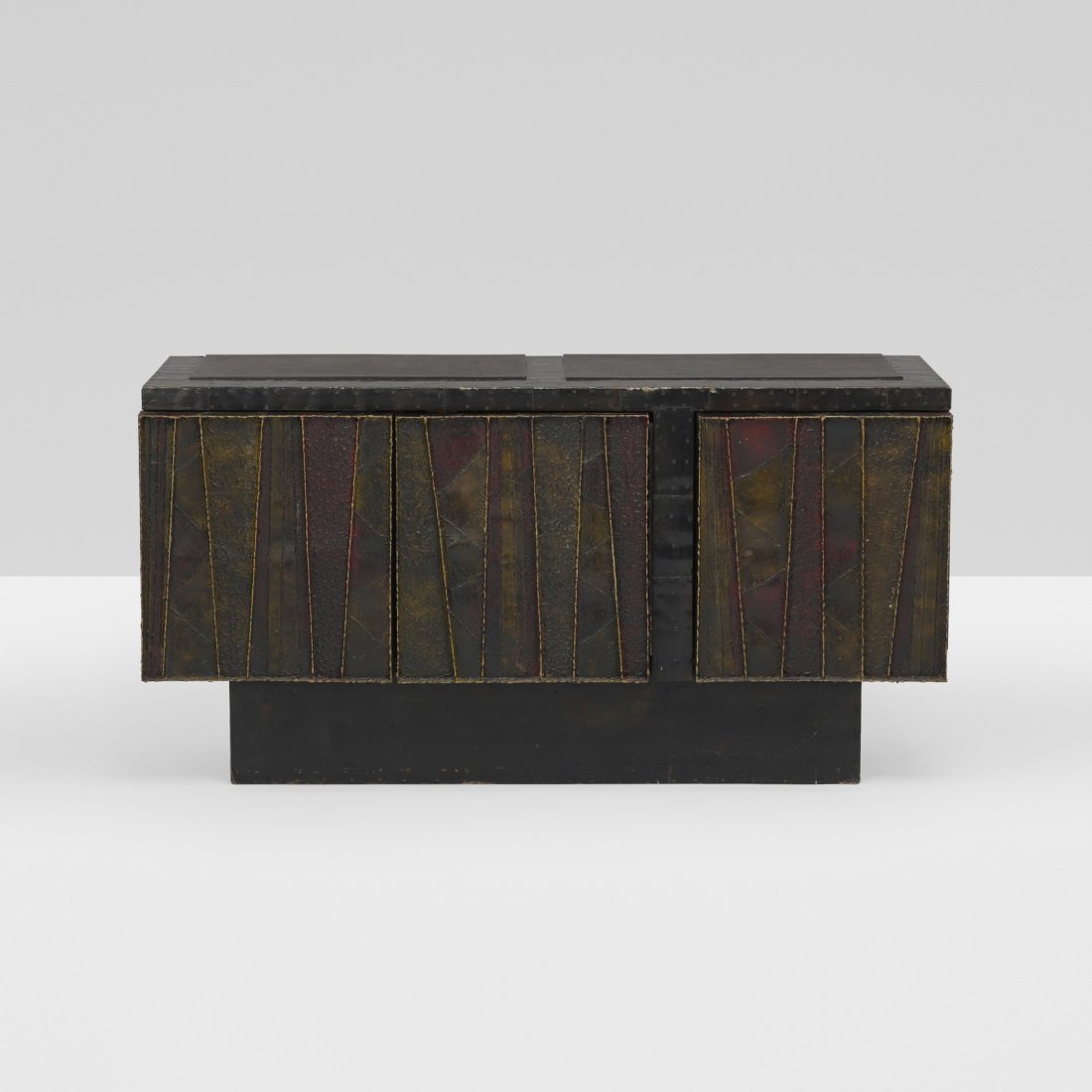 Paul Evans, cabinet (1 of 4)