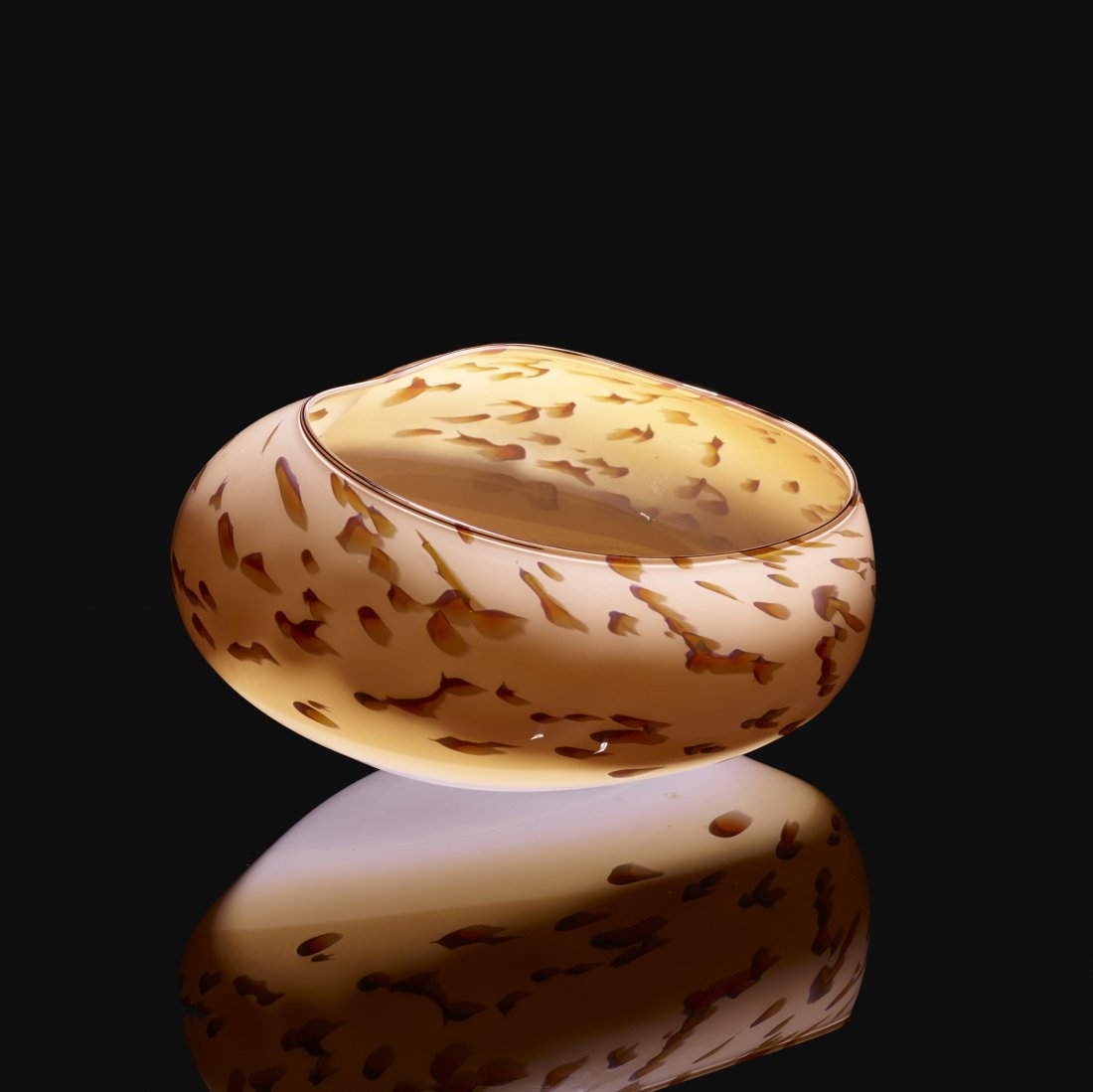 Chihuly, Spotted Cameo Pink Basket, Dark Brown Lip Wrap (1 of 3)