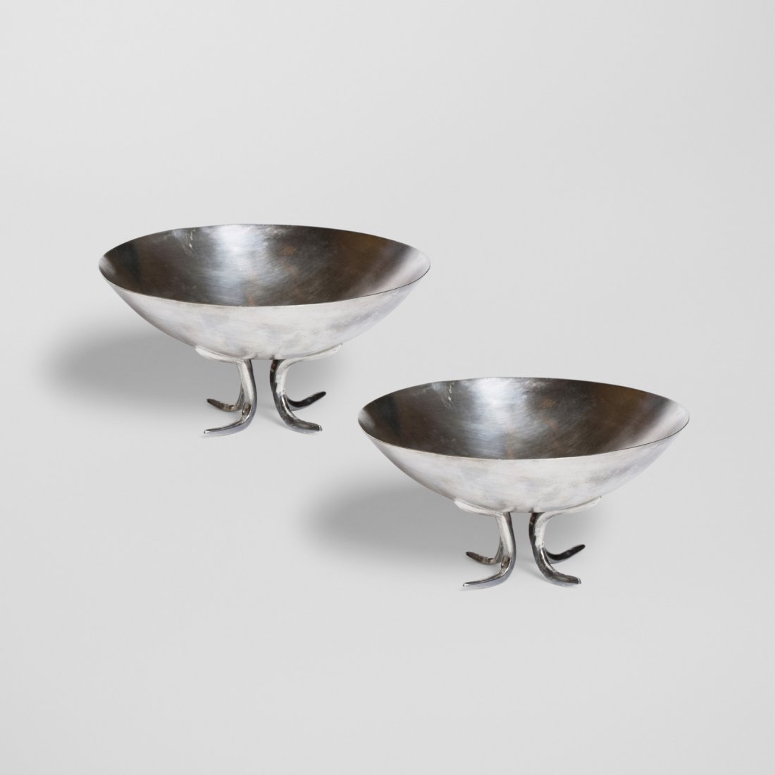 Huxtable, Breadbaskets, pair (1 of 1)