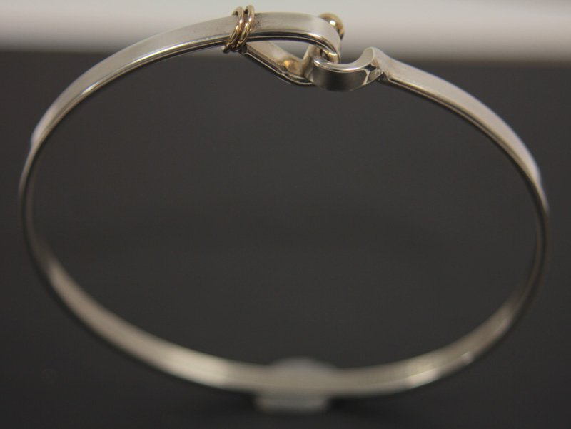 TIFFANY STERLING SILVER BANGLE (1 of 3)