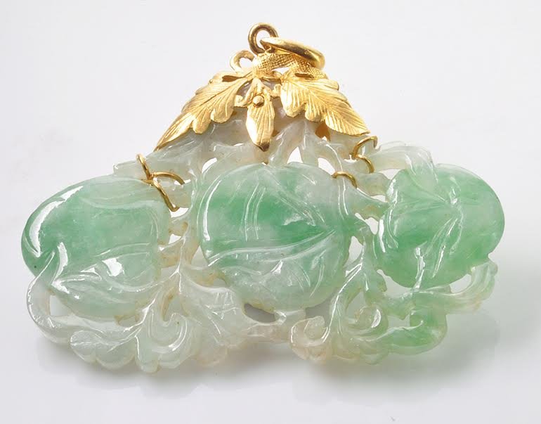 1950â€™s 22K Carved Jadeite Jade Pendant (1 of 2)
