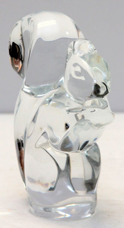 DAUM FRANCE CRYSTAL SQUIRREL: Daum France crystal squirrel signed on base. measures approx 4 3/4"