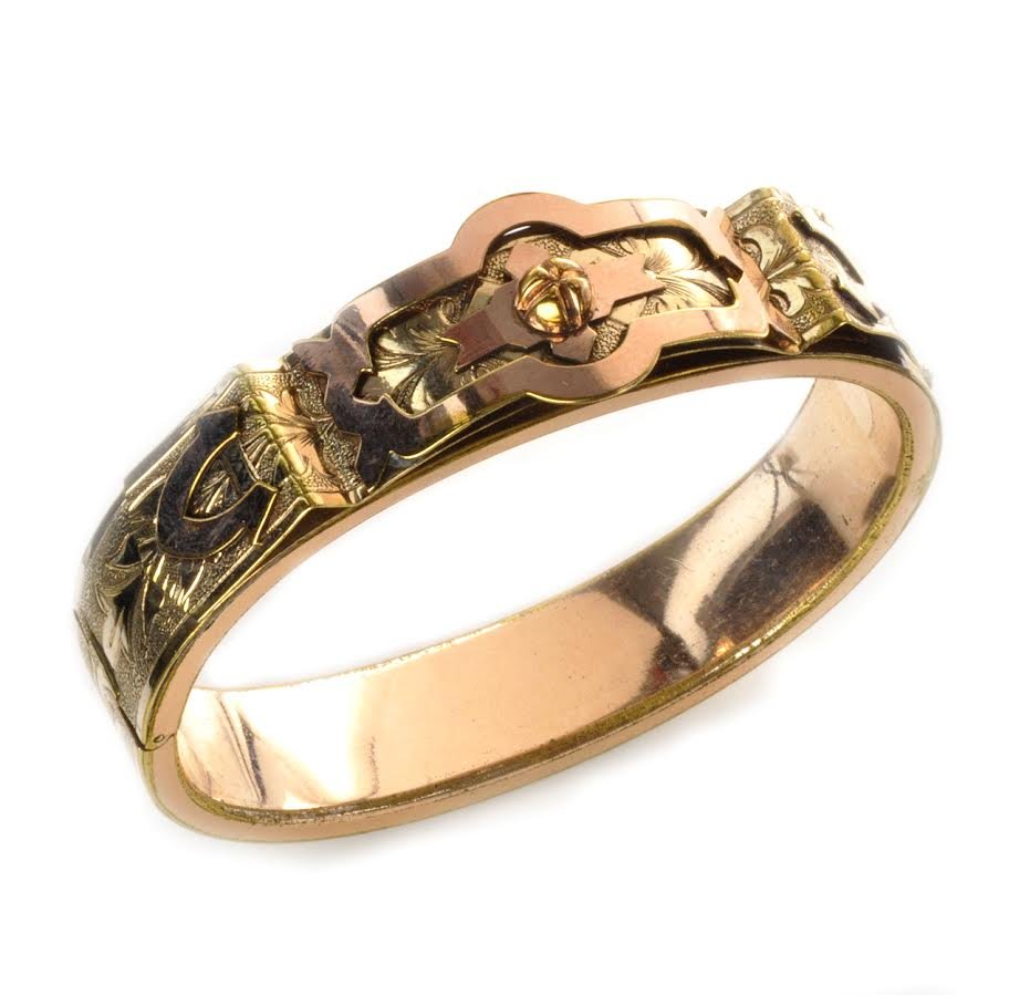 This is a Victorian bangle bracelet (1 of 1)