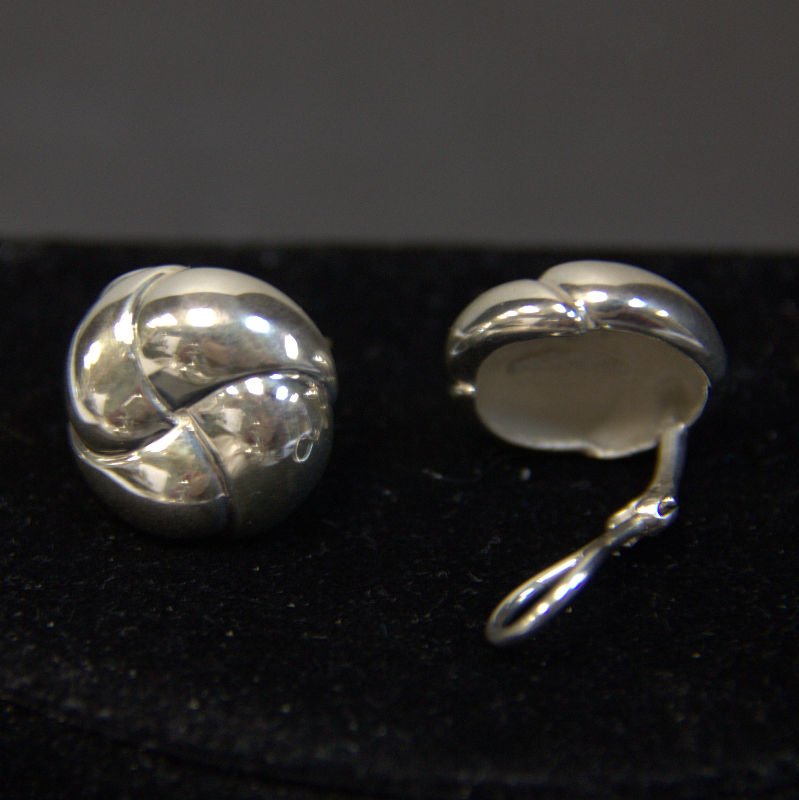 Vintage TIffany & Co Sterling Swirl Button Clip On (1 of 2)