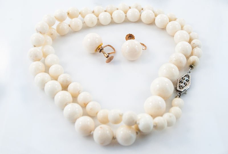 1950's Angle Skin Coral Suite featuring a necklace with (1 of 1)