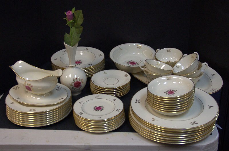 59 PC Lenox Rhodora China Set P-471 (1 of 1)