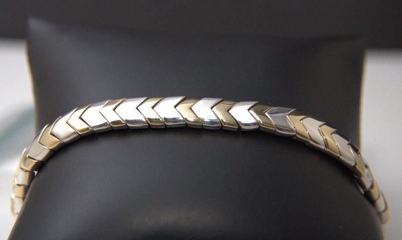 Tiffany Vintage "V" Links Bracelet (1 of 3)