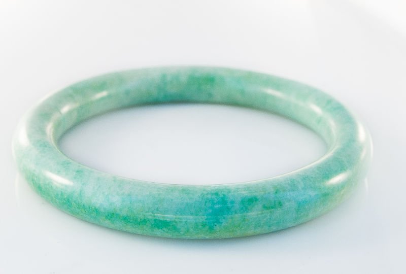 1950's nephrite jade bangle bracelet (1 of 2)