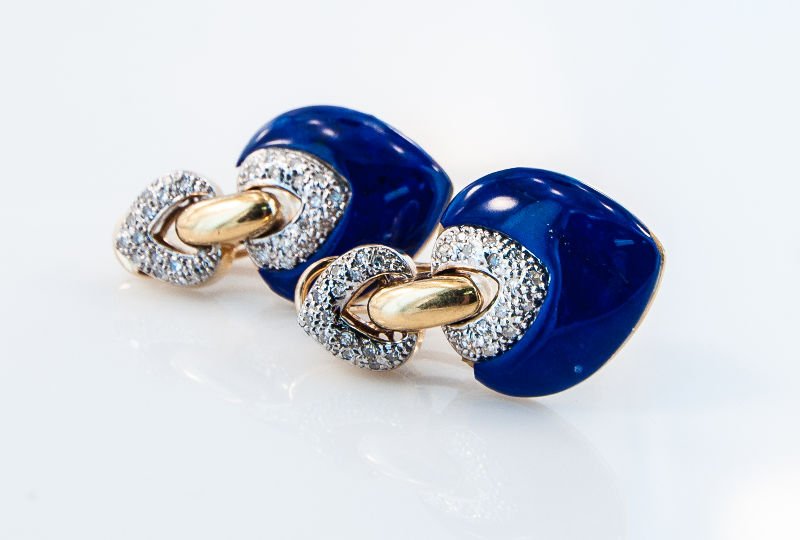 PR of Contemporary YG Diamond & Lapis Earrings: These are a pair of contemporary yellow gold, diamond and lapis ear pendants. They feature a sectional heart shaped design inlaid with applied royal blue lapis lazuli plaques. They are framed with 56