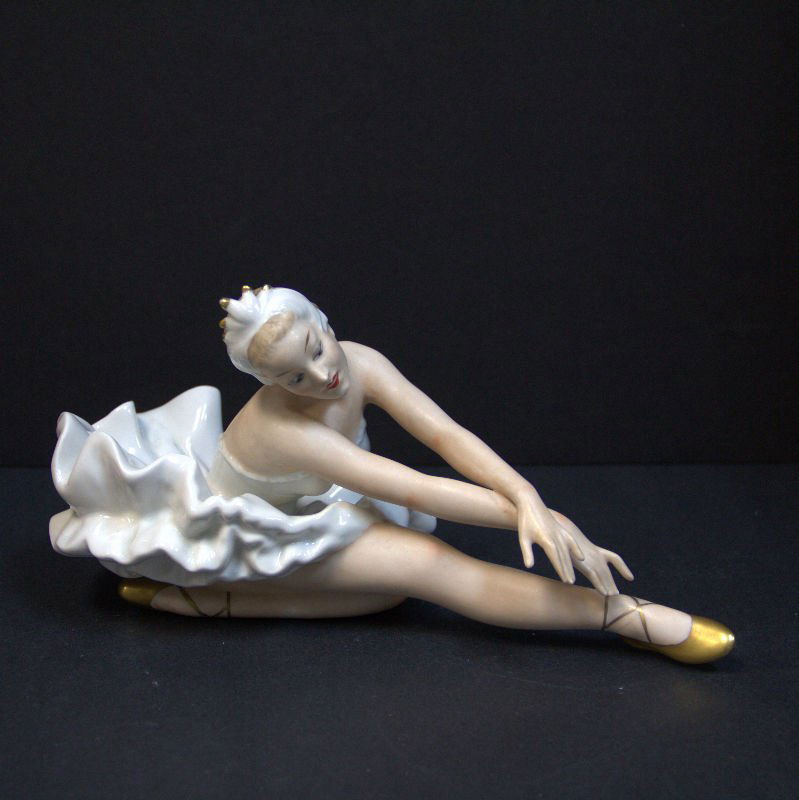 Hutchereuther Porcelain Figure of a Ballerina: Hutchenreuther porcelain figure of a ballerina NO. 1766 measures approx 4 3/4" h x 10 1/2" L 5 1/2" w