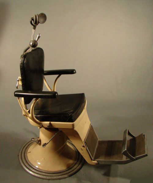 1300: Vintage Dental / Dentist Chair - 1300: Vintage Dental / Dentist Chair