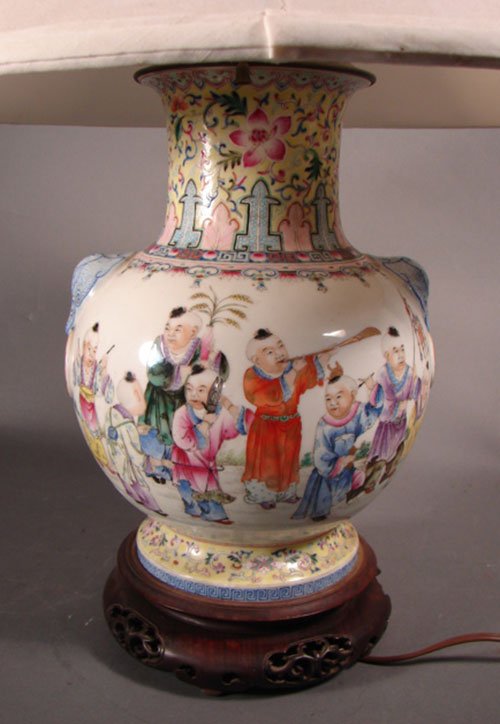 Oriental vase form table lamp with scenic figural