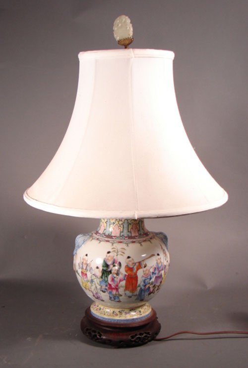 Oriental vase form table lamp with scenic figural - 2