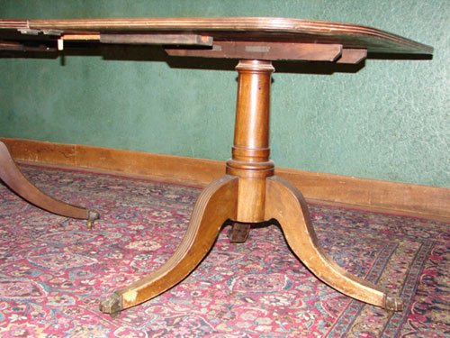 Federal Period Mahogany Banquet Table, triple ped - 3