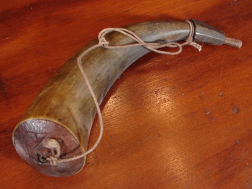18th c. Flintlock Musket with cherry stock powder - 3