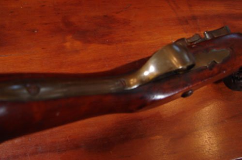 18th c. Flintlock Musket with cherry stock powder - 4