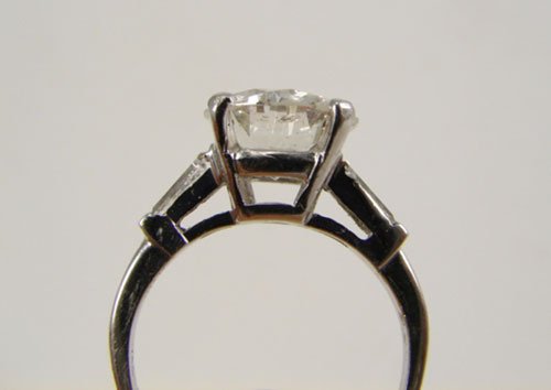 2.7ct Diamond Solitaire Ring. Mounted in 18k whit - 3