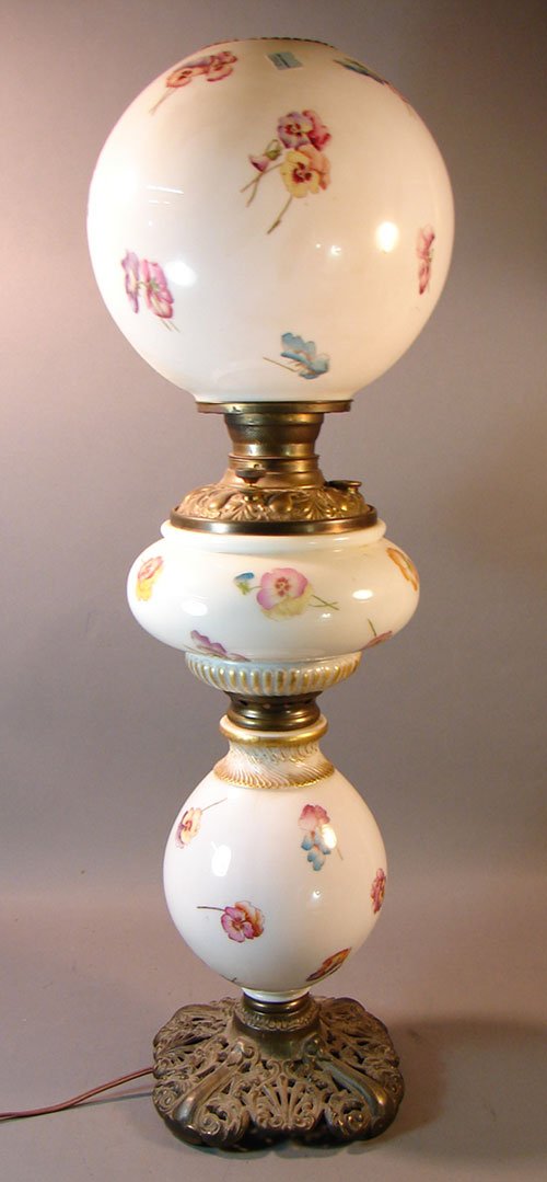 Antique Gone with the Wind type Kerosene Lamp (el