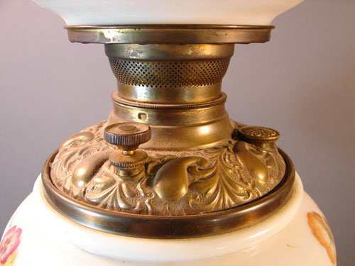 Antique Gone with the Wind type Kerosene Lamp (el - 3