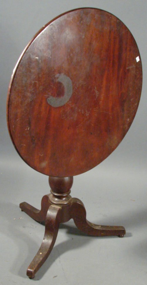 Antique AmericanCherry Tilt Top stand