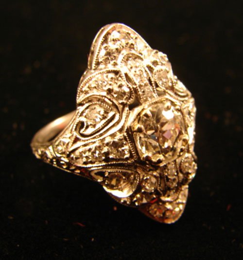 Edwardian Diamond Ladies Ring. Mounted in platinum.