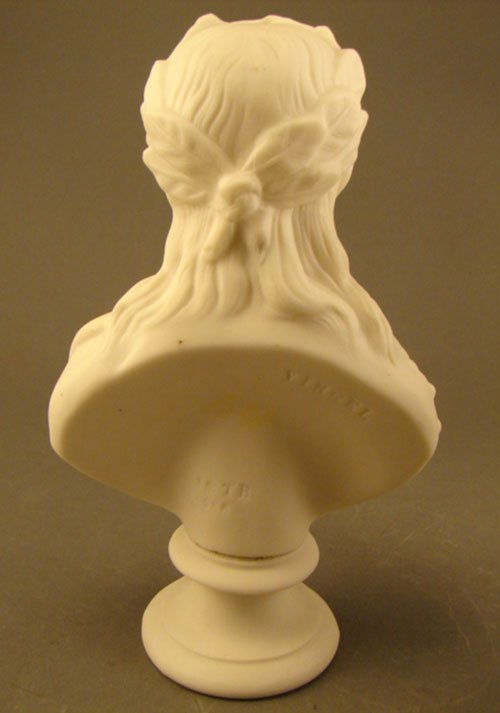 Two Antique Parian Porcelain Busts of Man and Wom - 5