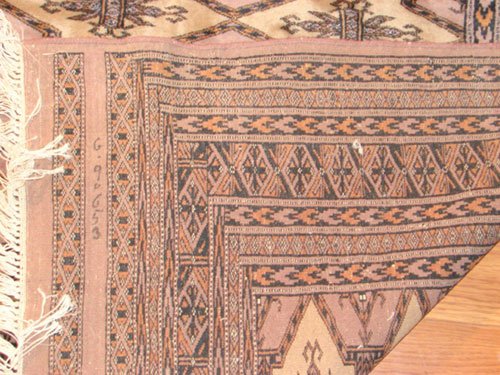 Oriental Estate Carpet / Rug. Approximately 6' x  - 4